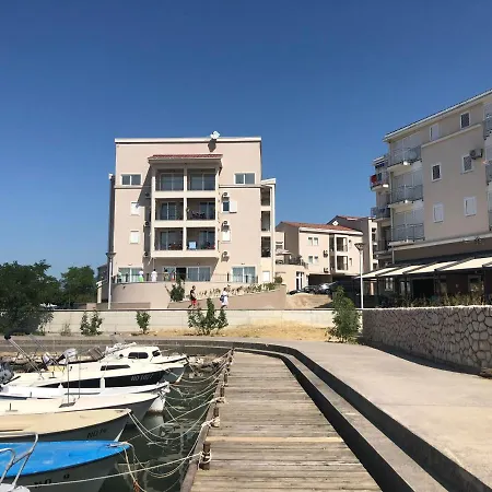 Estaris Apartment *