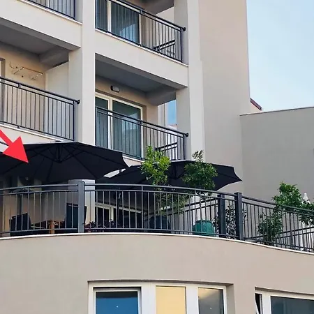 Estaris Apartment *