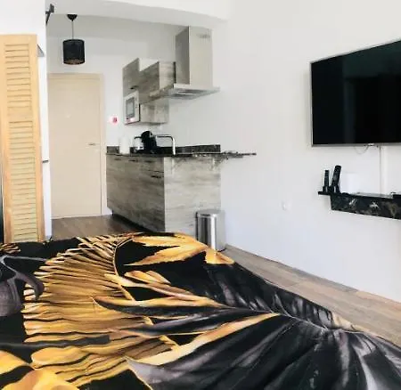 Apartment Estaris *